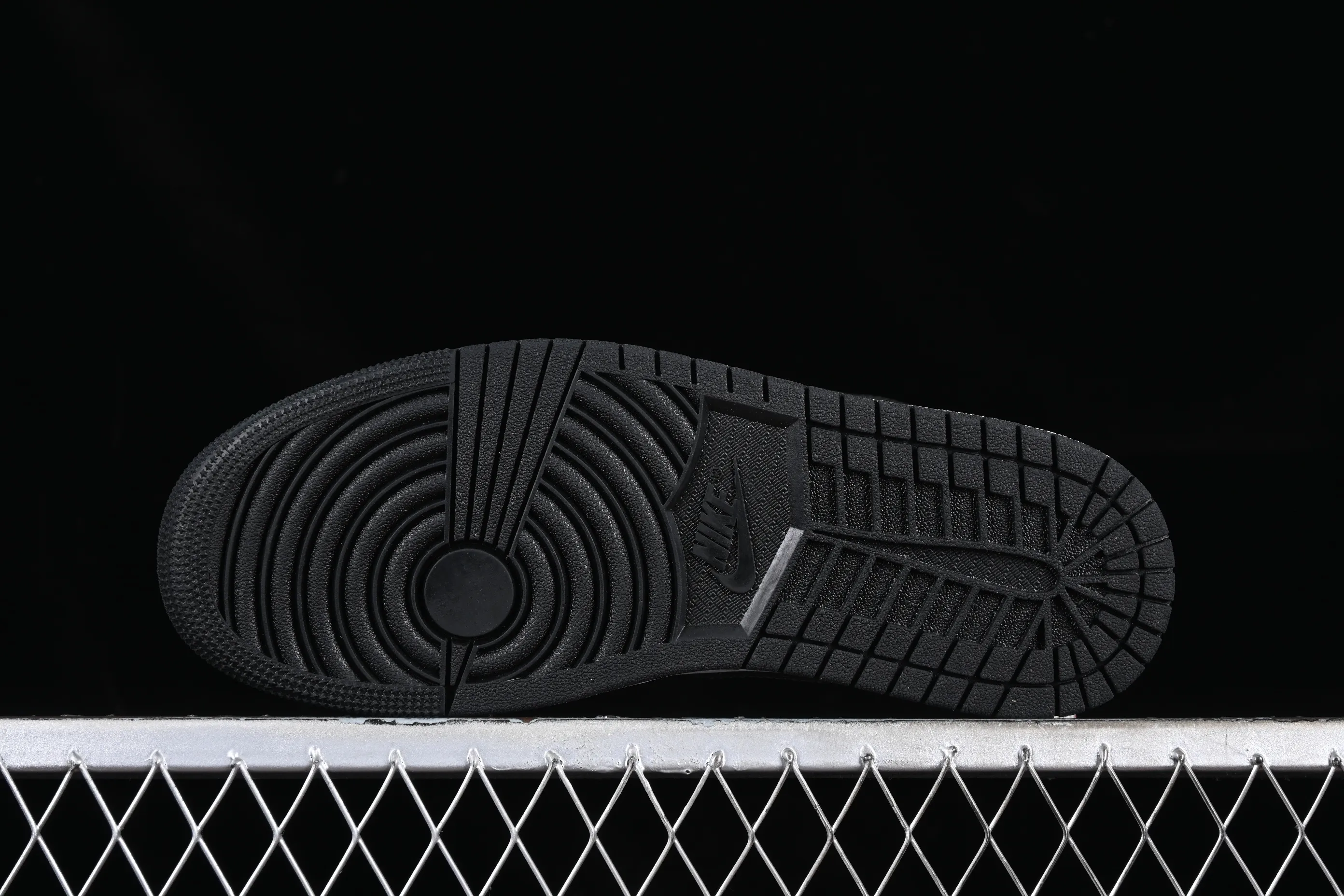 All categories Air Jordan Jordan series basketball shoes Air Jordan 1 Mid Air Jordan 1 Mid AJ1 Joe 1 all black burst pattern mid-top cultural casual sneakers FB9911-001